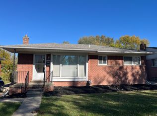 22431 Euclid St, Saint Clair Shores, MI 48082