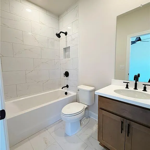 2450 Colliers Ln — Photo 56