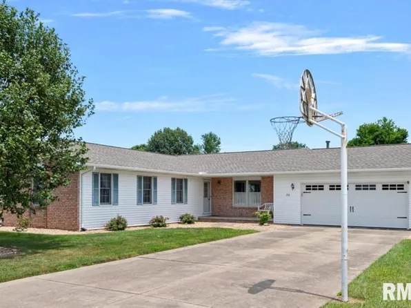 36 Virginia Dr, Chatham, IL 62629