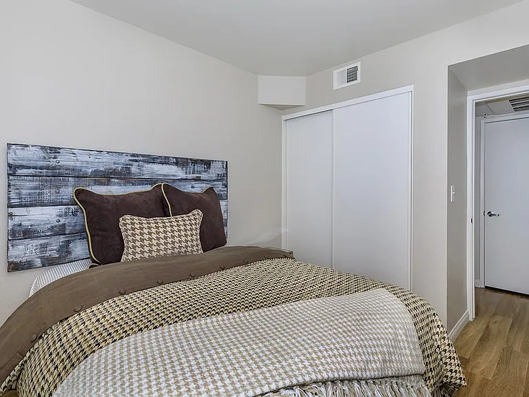 Heritage Pointe Senior Apartments — Photo 23
