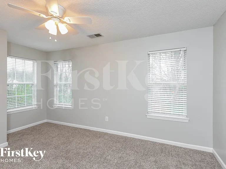3021 Bowron Rd — Photo 13