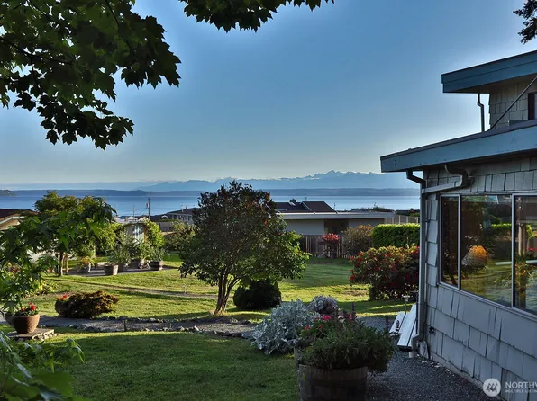 5536 Mutiny Sands Road, Freeland, WA 98249