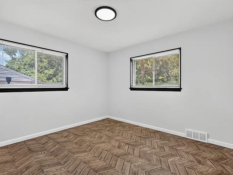 5544 Sapphire Ave — Photo 22