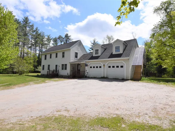 26 Cornish Turnpike, Newport, NH 03773