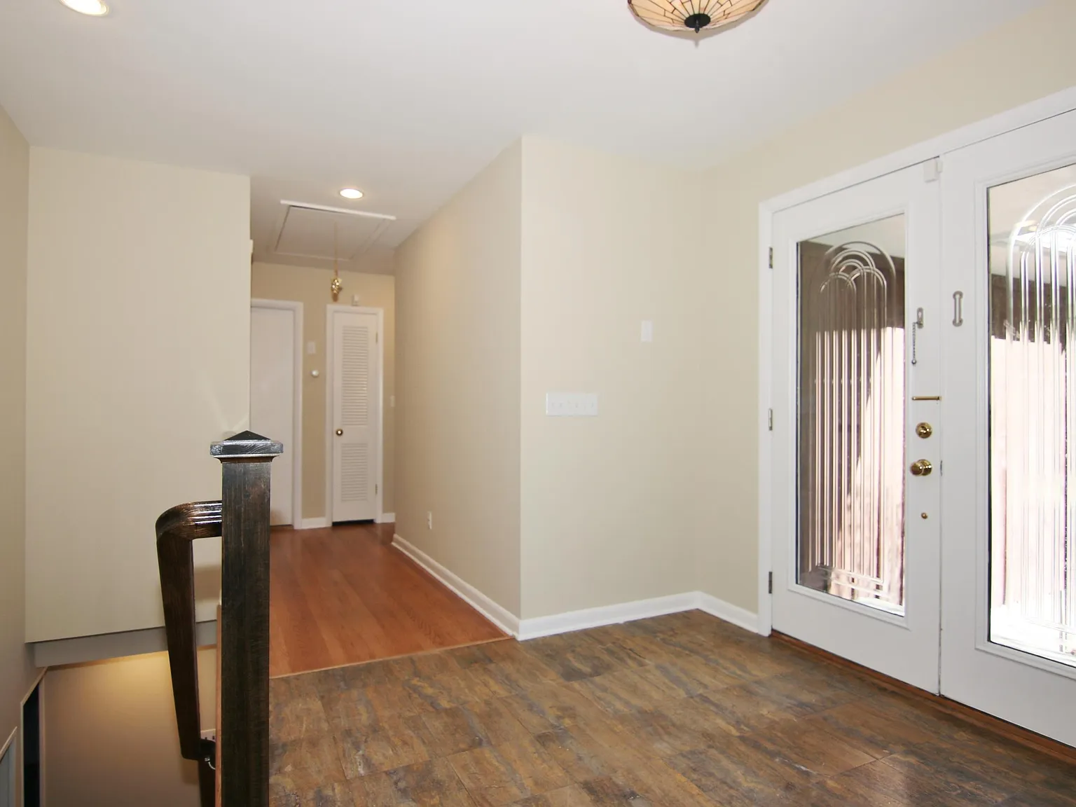 3 bed, 3.0 bath, 3097 sqft, $8,800 — Photo 3