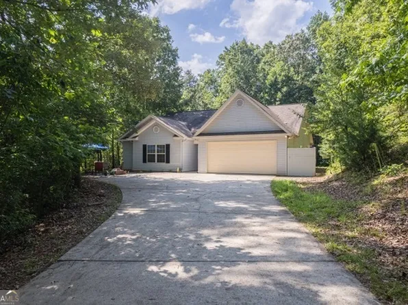 197 Woodcrest Dr, Clarkesville, GA 30523