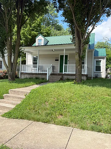 425 Meadow Park Photo 1