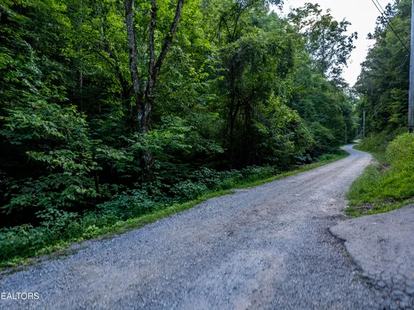 Hidden Hollow Way, Sevierville, TN 37862