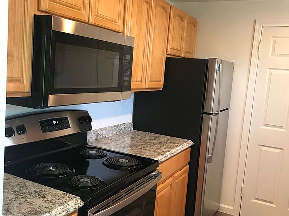 3rd image of 70 Homewood Ave