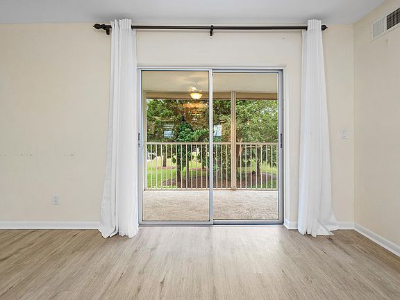 4th image of 18081 SE Country Club Dr APT 32-318