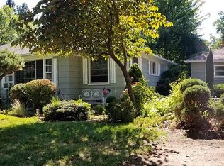 2195 Beall Ln, Central Point, OR 97502