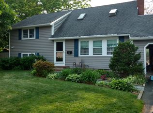 12 Roman St, Islip, NY 11751