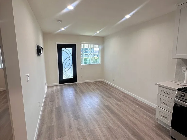 19115 Ludlow St — Photo 2