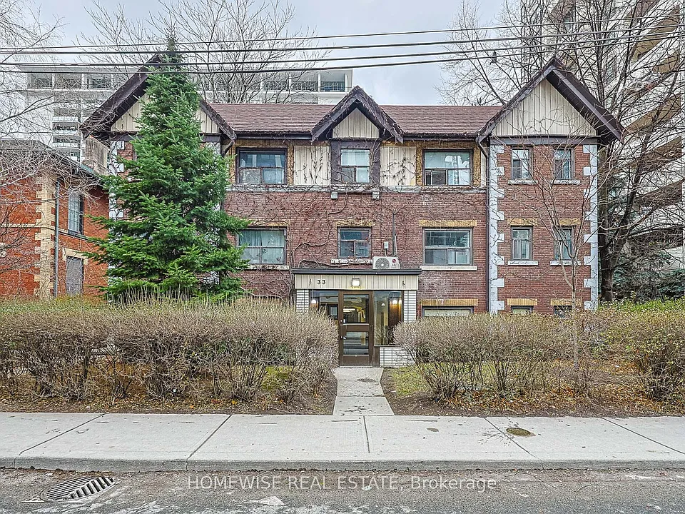 33 Maitland St #204
