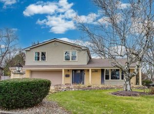 3537 Maple Leaf Dr, Glenview, IL 60026