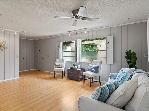 3rd image of 1409 Orchid Ln