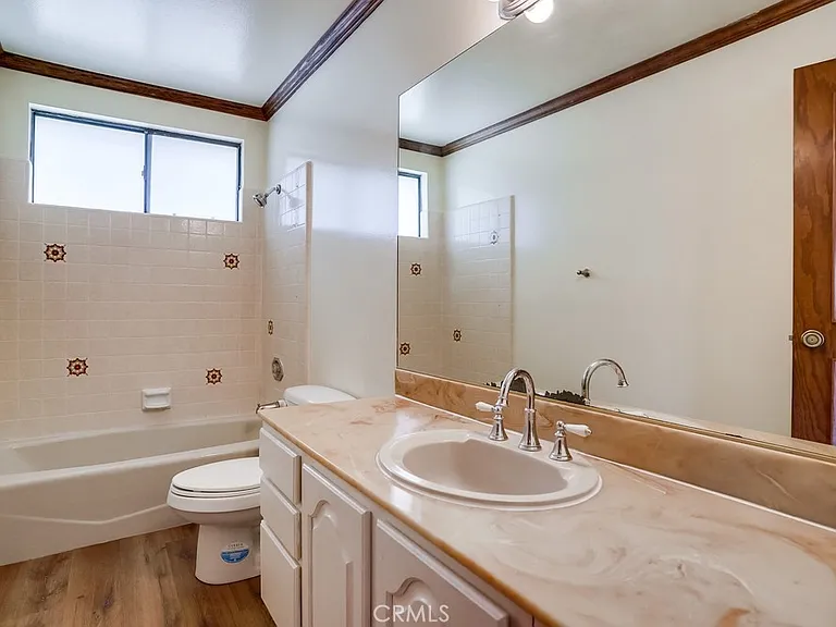 1307 Mackay Ln — Photo 42