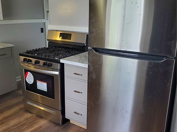 5th image of 39 Boardman St