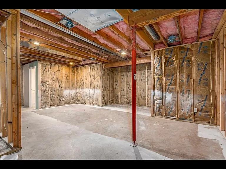 305 W McKinley Ln — Photo 4