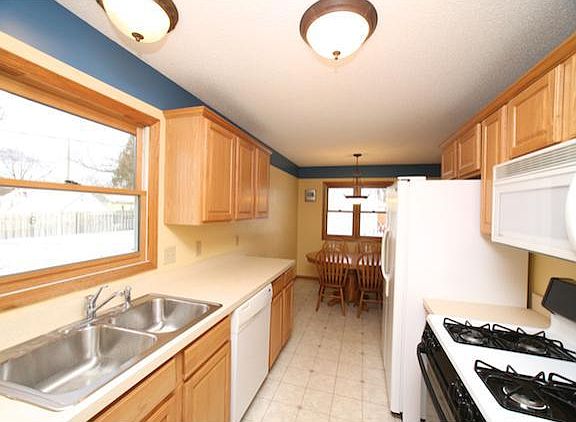 2nd image of 2134 Nortonia Ave