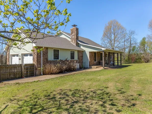 1111 Rocky Dell Rd NE, Gravette, AR 72736