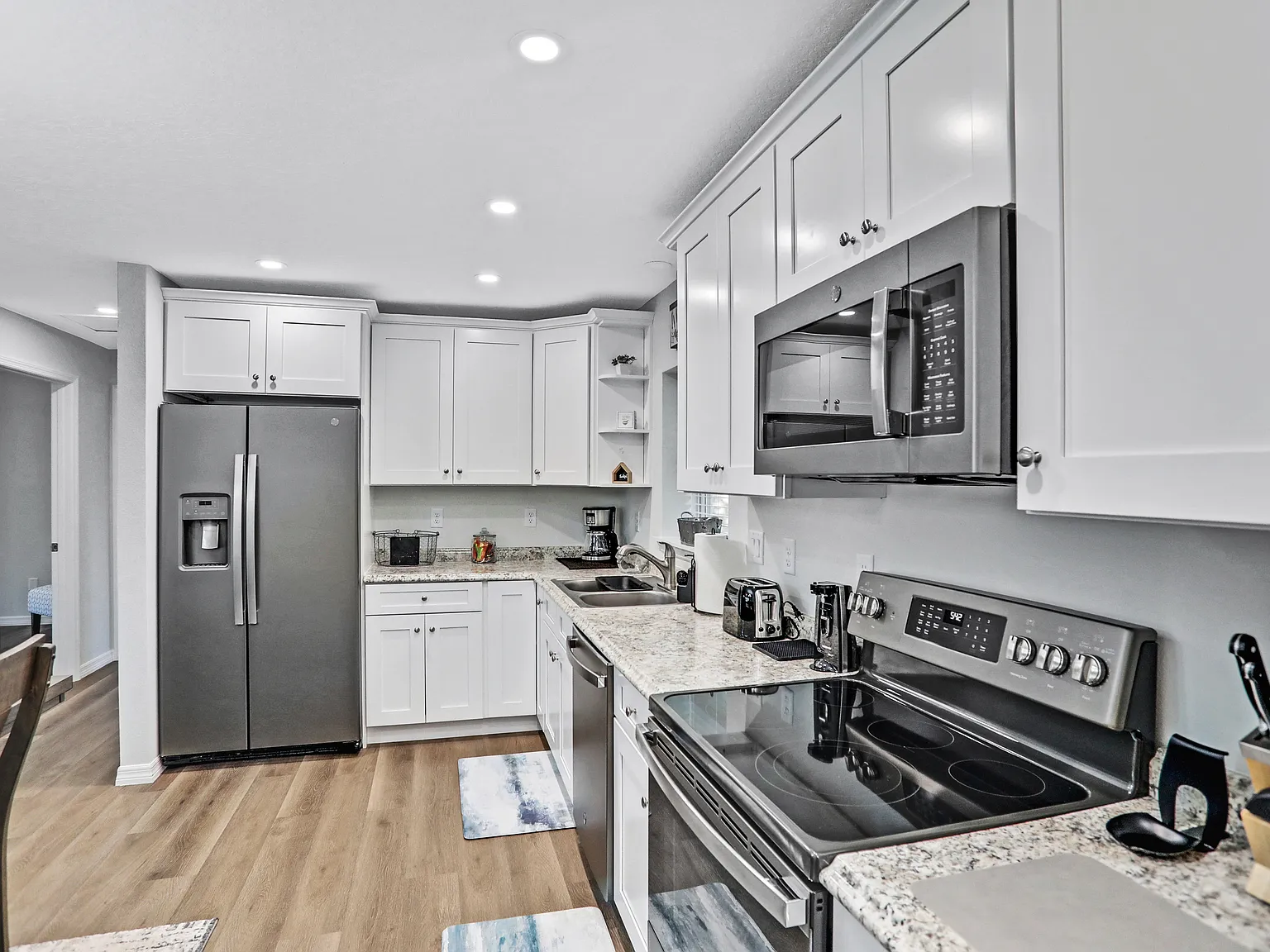 3 bed, 1205 sqft, $1,800 — Photo 3