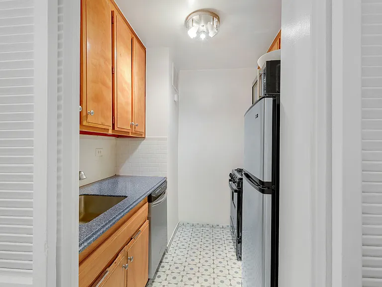 7 E 14th St #1004 — Photo 7