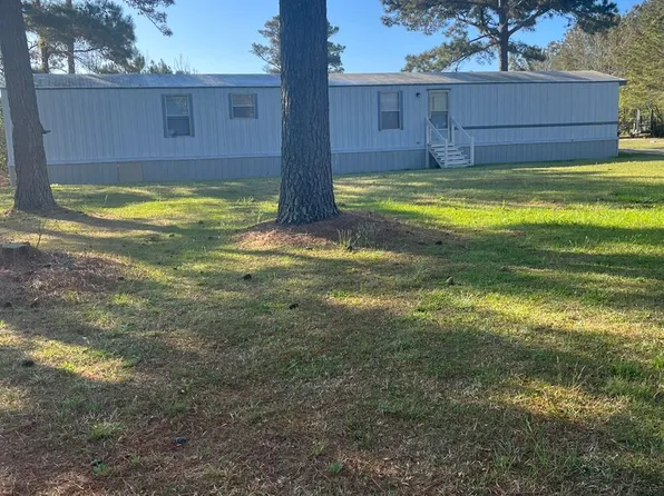 153 Cb Daniels Sr Rd, Wanchese, NC 27981