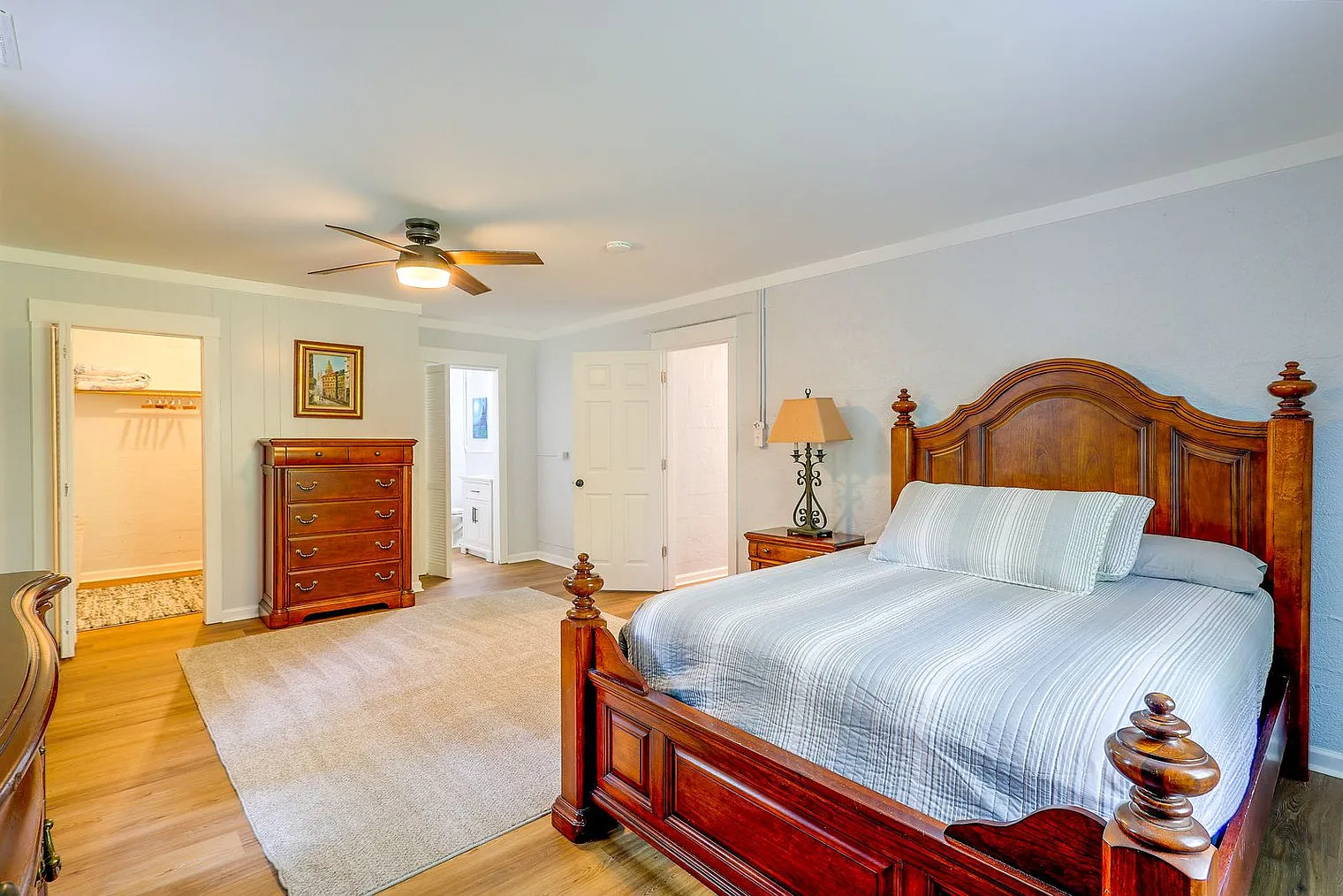 2 bed, 1.0 bath, 1399 sqft, $3,290 — Photo 4