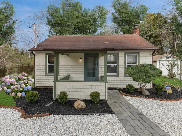 424 Main St, Westhampton Beach, NY 11978