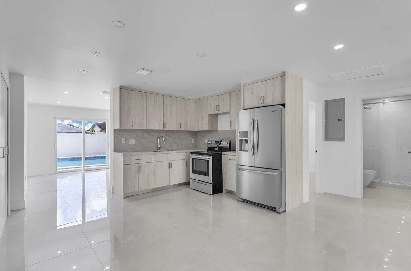 3 bed, 2618 sqft, $3,800 — Photo 4