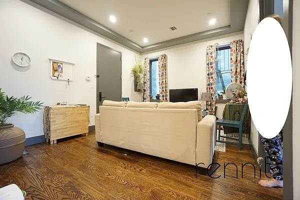 Rented by Rennit Inc. | media 18