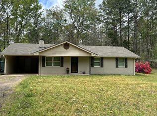 1165 Darracott Rd, West Point, MS 39773