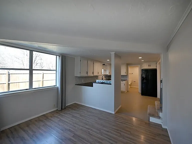 1401 S Lowry St — Photo 8