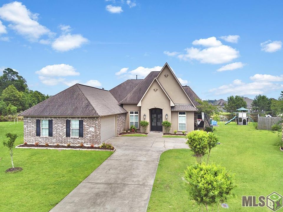 1st image of 13444 Larch Ct