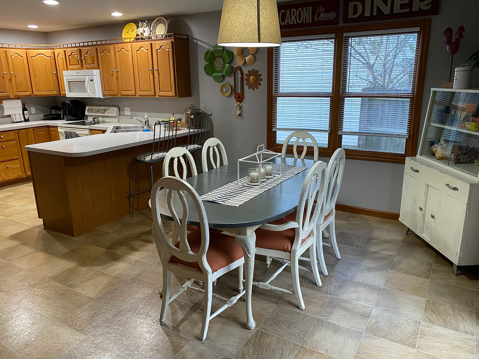 3 bed, 1548 sqft, $1,975 — Photo 3