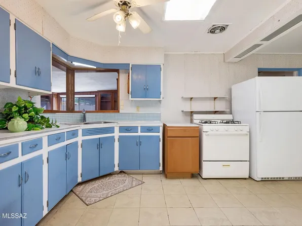 6077 E 20th St, Tucson, AZ 85711