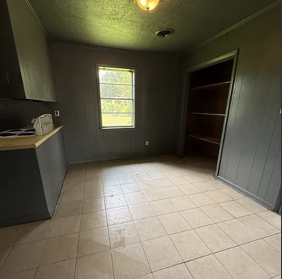 3061 Moore Ave — Photo 3