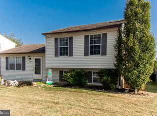 7 Creekside Dr, Newark, DE 19702