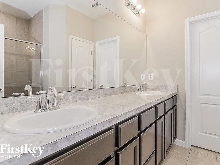 5689 Kellar Cir — Photo 10
