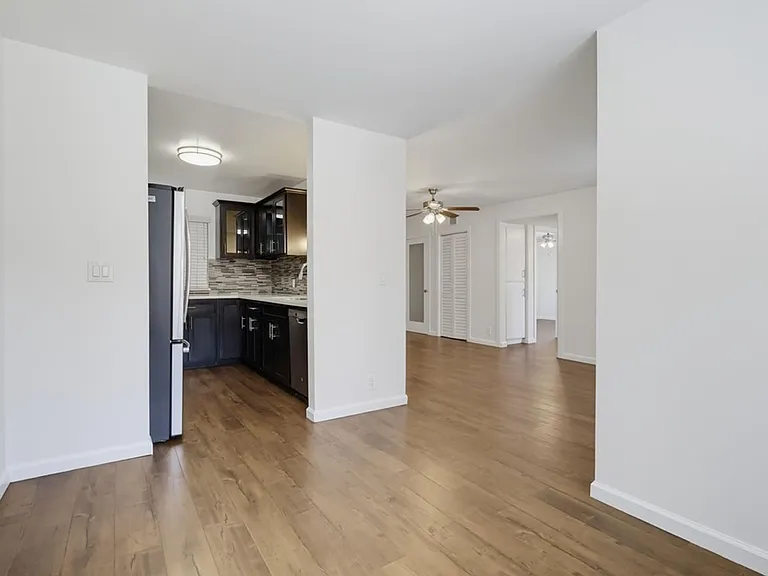 524 Venice Way — Photo 6