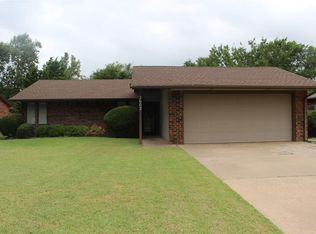 2602 Wagon Trl, Enid, OK 73703