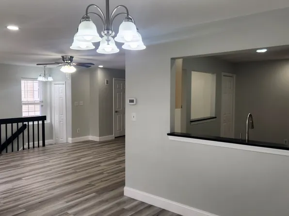 221 Village Circle Drive image 3 of 17