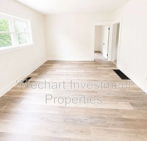 514 N Shore Dr — Photo 4
