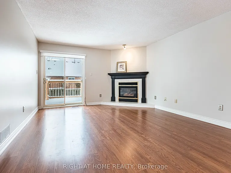 165 Main St E #7 — Photo 14