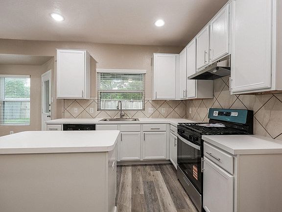 5th image of 8115 Redbud Point Ln