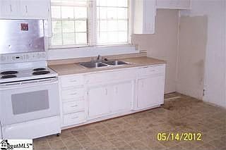 2nd image of 34 W 5th St