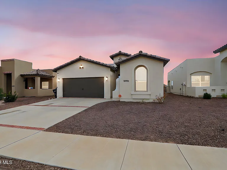 13752 Newton Ct — Photo 3