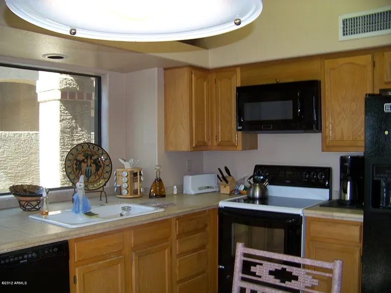 7901 E Joshua Tree Ln — Photo 7