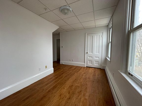 2nd image of 20 Leyden St APT 3